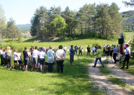 OTVORITEV IN PREDAJA ČEBELJNJAKA 15 FOTO LJUBO VUKELIČ